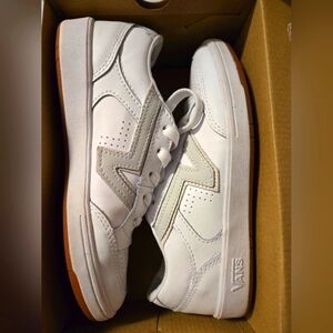 Pre-loved: Vans Lowland, 6.5 Women, Leather White/Dawn color, Great condition!